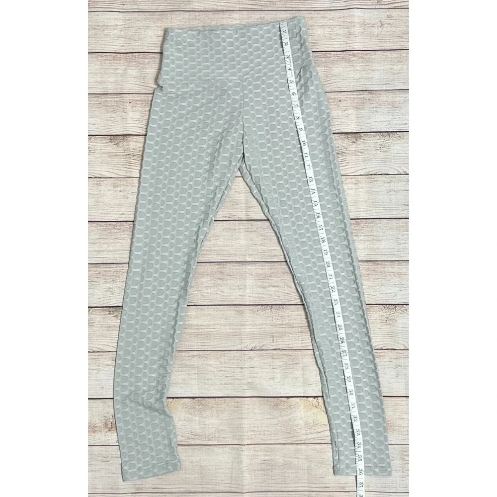 NEW Grey Textured Scrunch Leggings Size SM– High Waist Booty-Lifting‎  Gym Ready